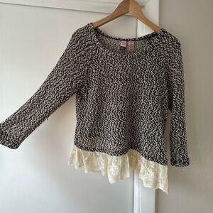 Knit top with lace detail. size large